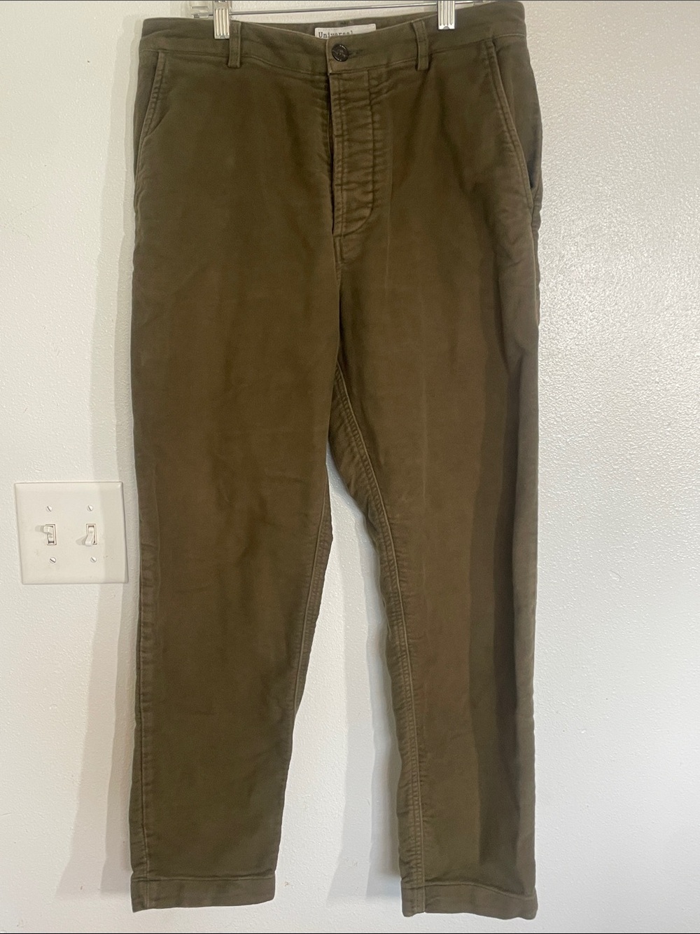 Women's Straight Leg Pants in Olive Green
